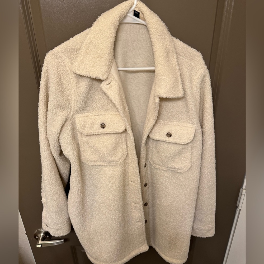 Universal Threads, size M (slightly oversized), cream sherpa shacket